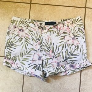 ✨ Aeropostale tropical white shorts ✨
